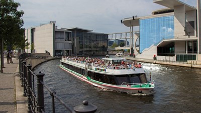 Berlin Burger & Beer Boat Tour